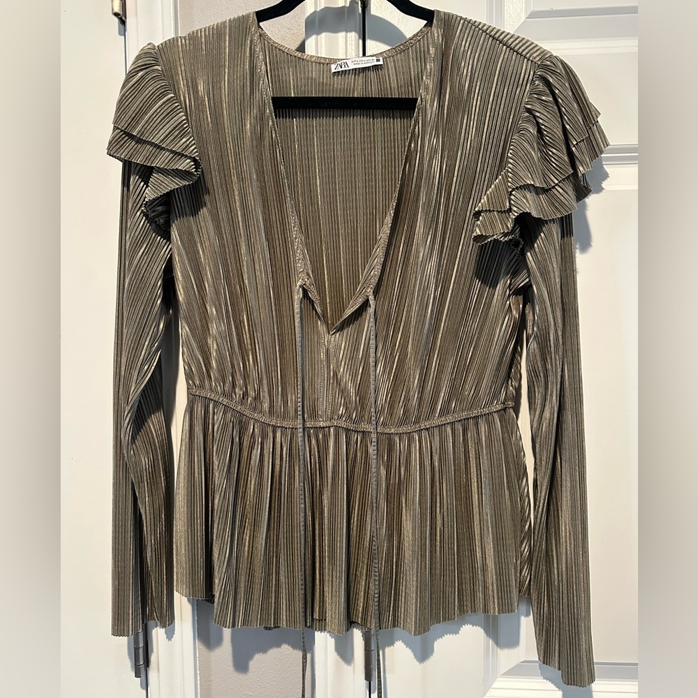 ✨ZARA✨ Metallic long sleeve shirt. Womens large.